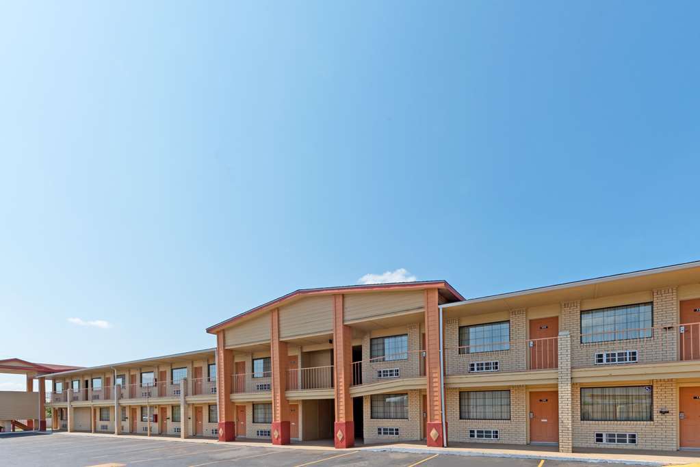 Super 8 By Wyndham Waco/Mall Area Tx Extérieur photo